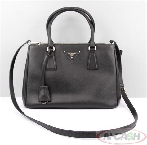 PRADA Black NERO SAFFIANO LUX Leather TOTE HANDBAG 